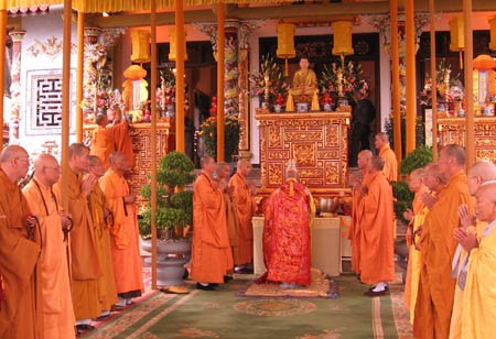 Grande cérémonie religieuse en l’honneur de la paix et de la prospérité - ảnh 1